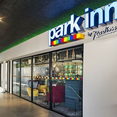 Park Inn By Radisson Хасселт Экстерьер фото