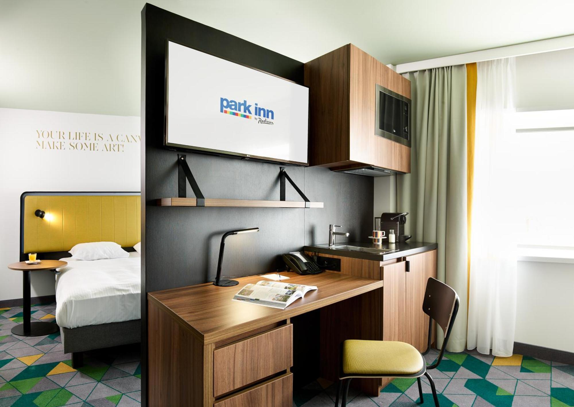 Park Inn By Radisson Хасселт Экстерьер фото